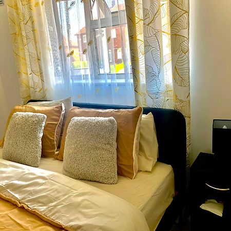 Double Room Bentilee Bucknall  Kültér fotó