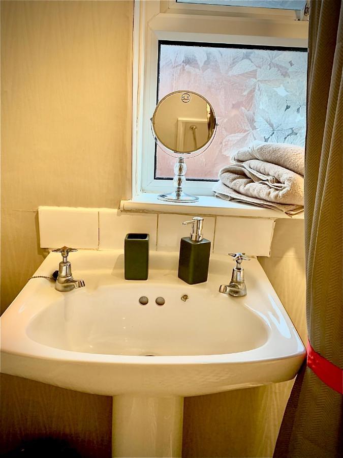 Double Room Bentilee Bucknall  Kültér fotó