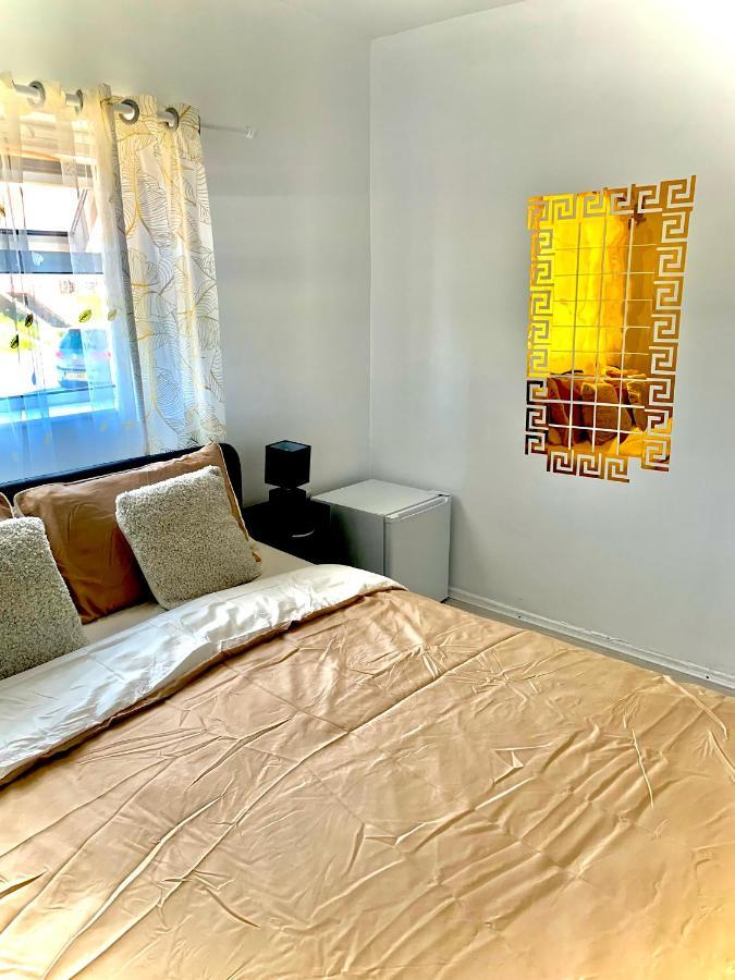 Double Room Bentilee Bucknall  Kültér fotó